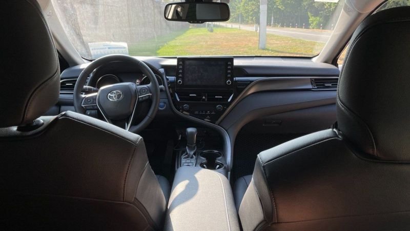 Toyota Camry XV70 - Фото №2