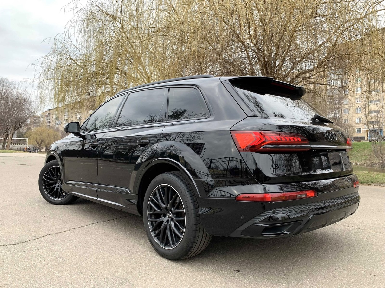 Audi Q7 2020 S-Line - Image №3 Audi Q7 2020 S-Line - Image №3