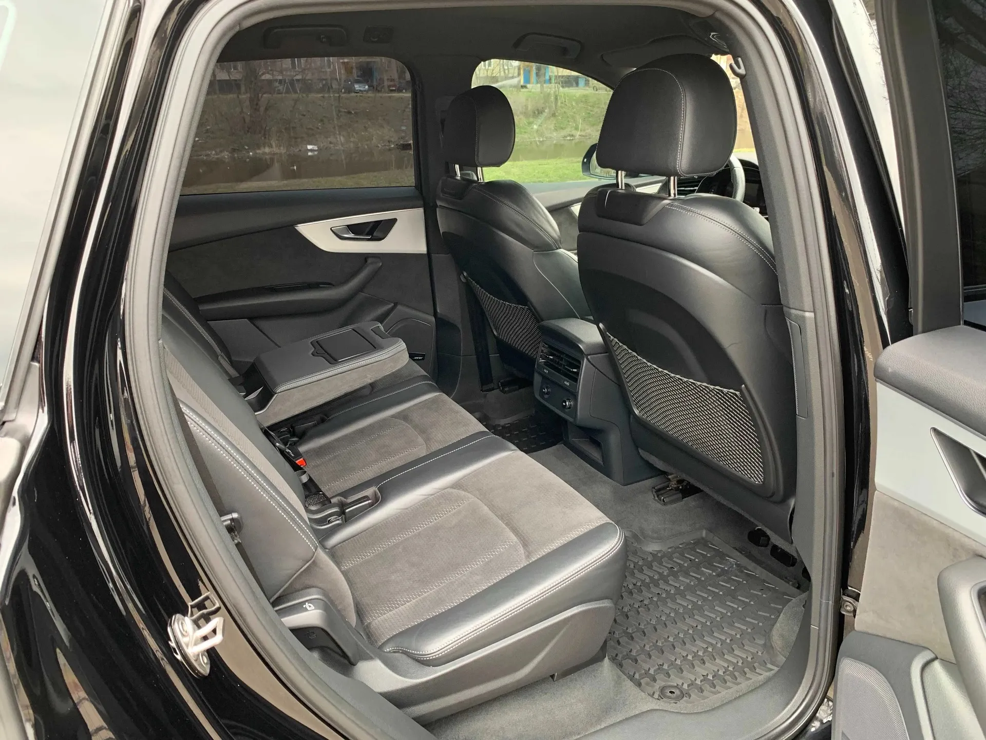 Audi Q7 2020 S-Line - Image №6 Audi Q7 2020 S-Line - Image №6