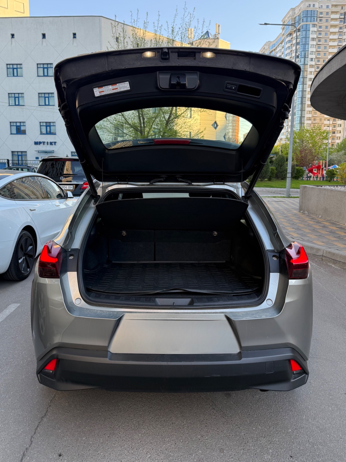Lexus UX 2020 - Image №8 Lexus UX 2020 - Image №8